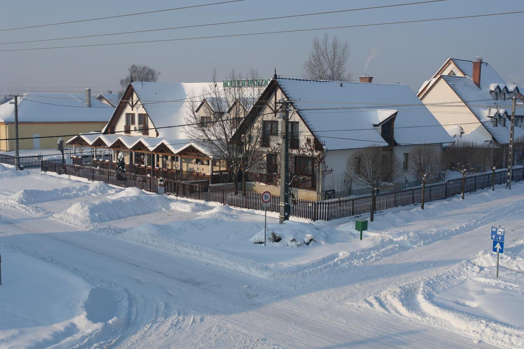 Koller Panzió Hotel Bonyhád Exterior foto