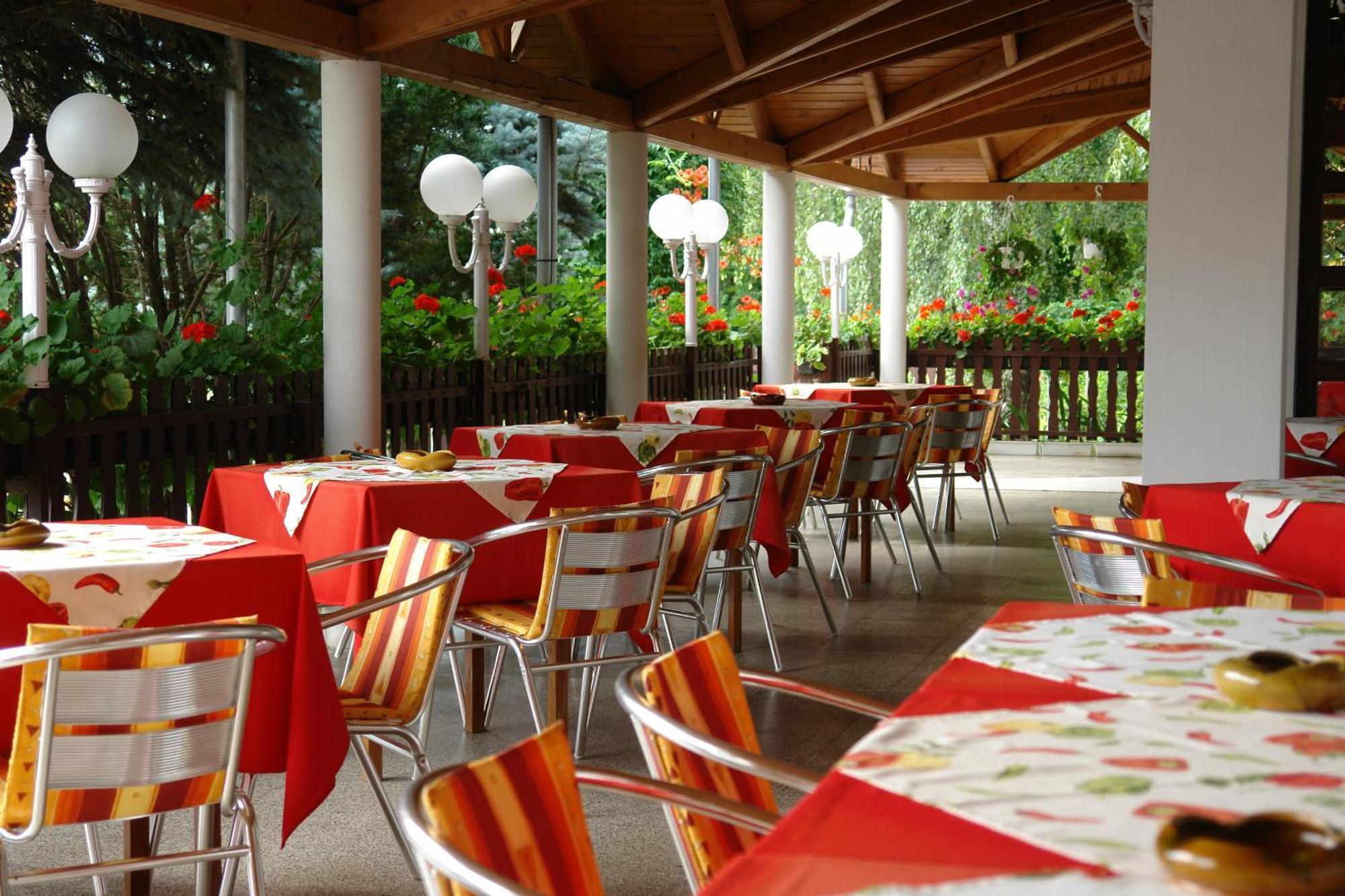 Koller Panzió Hotel Bonyhád Exterior foto