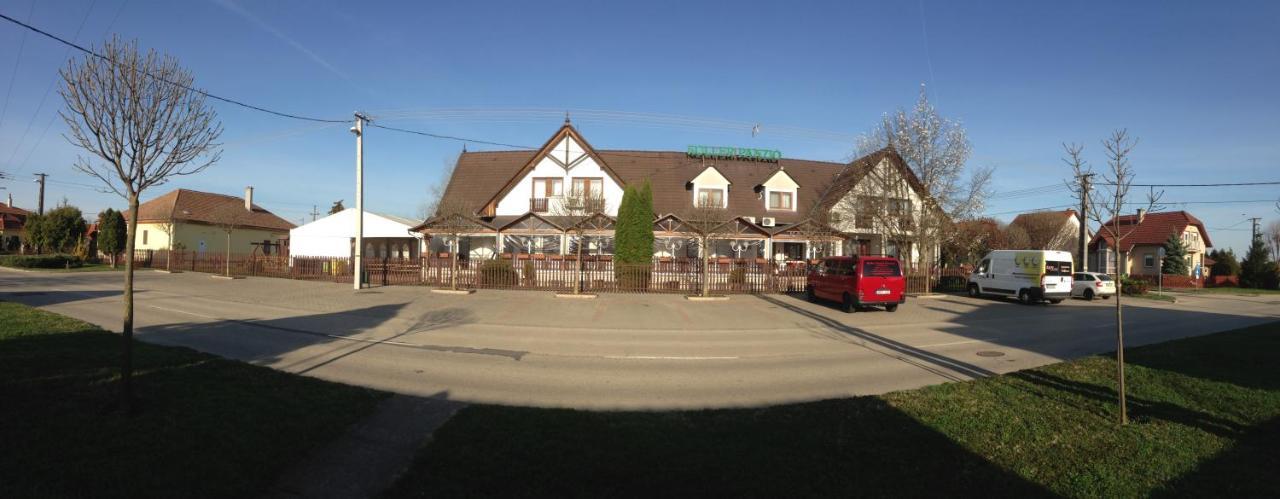 Koller Panzió Hotel Bonyhád Exterior foto